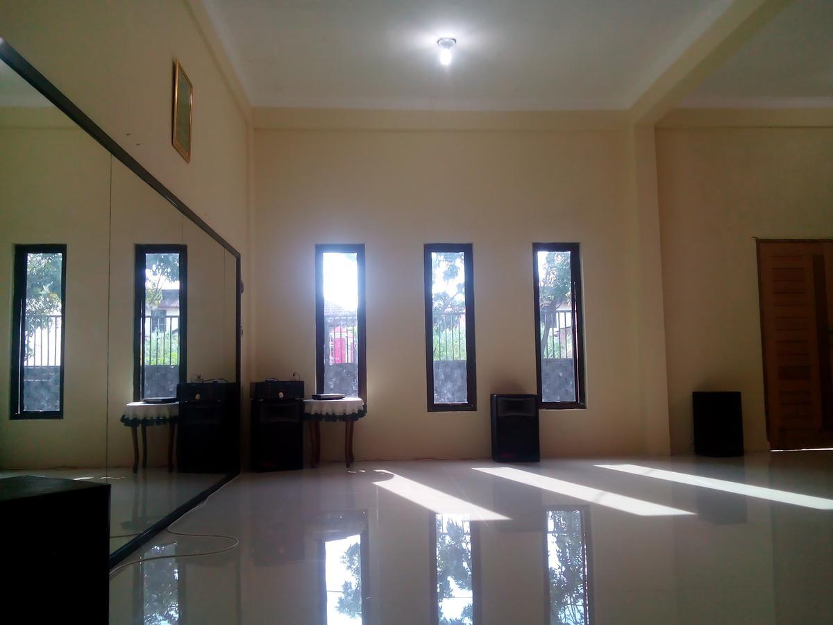 Pondok Cemara Hotel Medan Luaran gambar